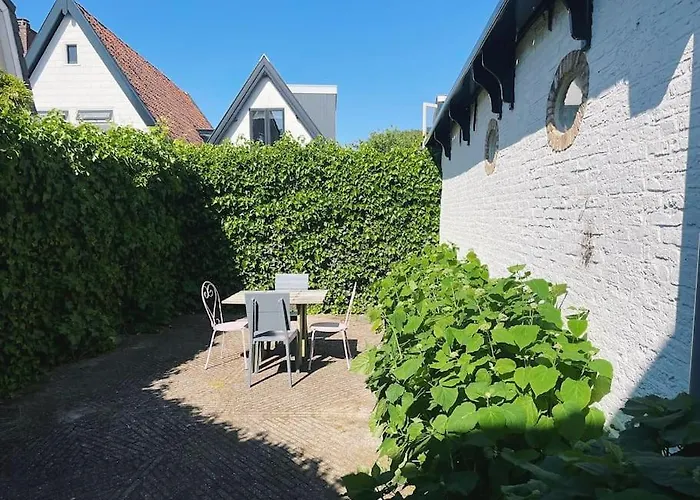 Uniek Vakantieverblijf Апартаменты Ден-Бург