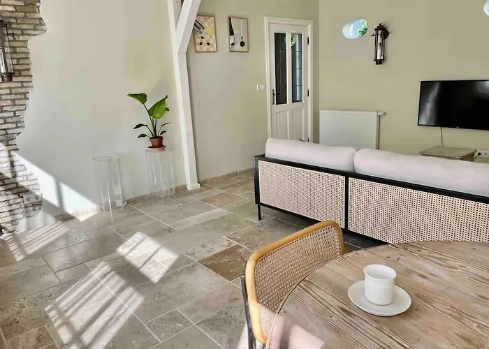 Uniek Vakantieverblijf Ден-Бург